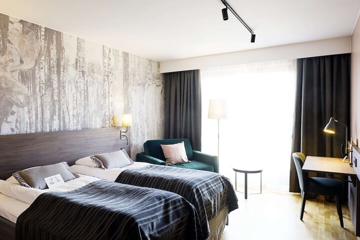 Room 7 of 65