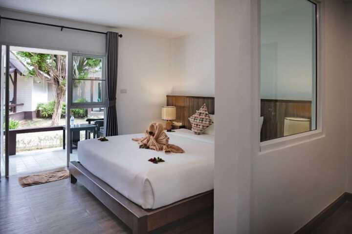 Room 28 of 149