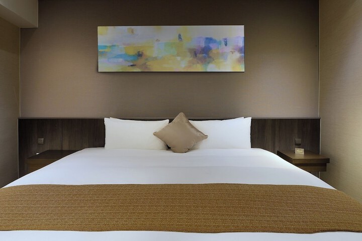 Room 32 of 58