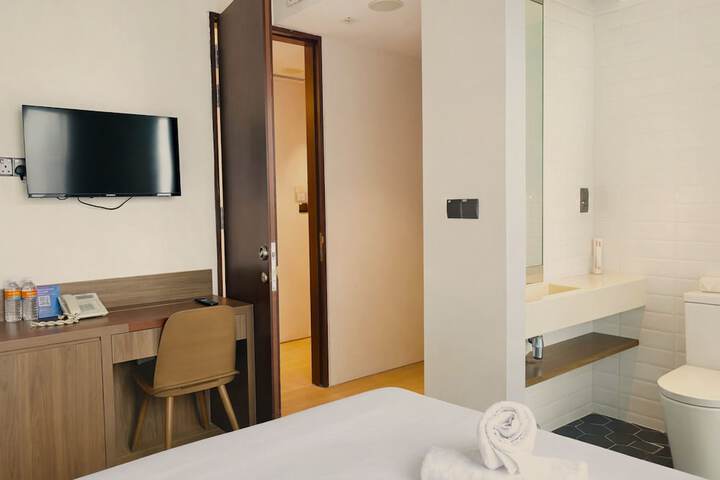 Room 44 of 74