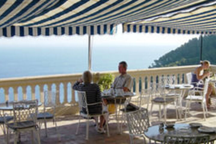 Dining 39 of 59