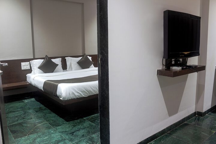 Room 28 of 94