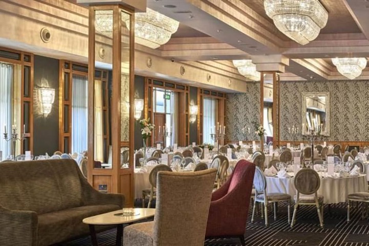 Banquet hall