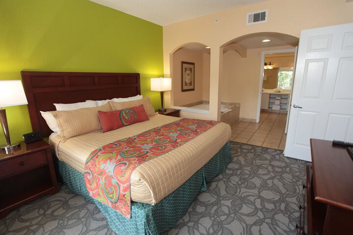Room 4 of 195