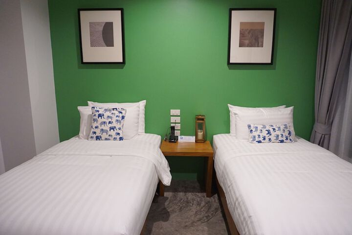 Room 28 of 49