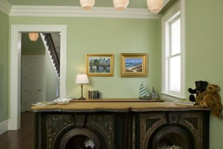 Concierge desk