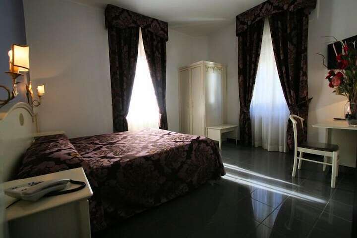 Room 13 of 61