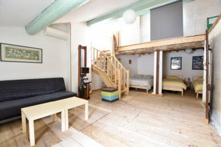Room 8 of 19