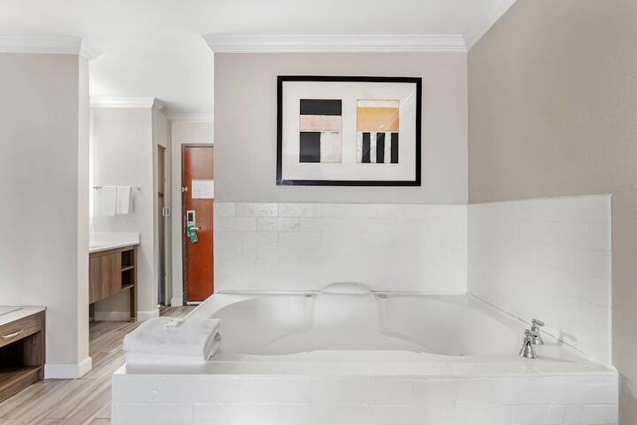 Room 43 of 65