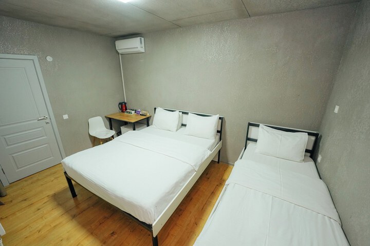 Room 10 of 22