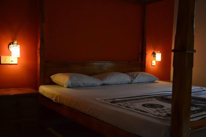 Room 9 of 22