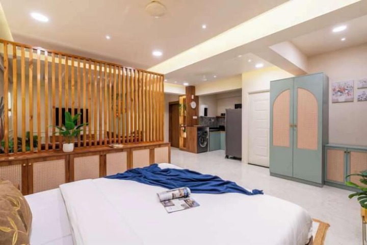 Room 16 of 24