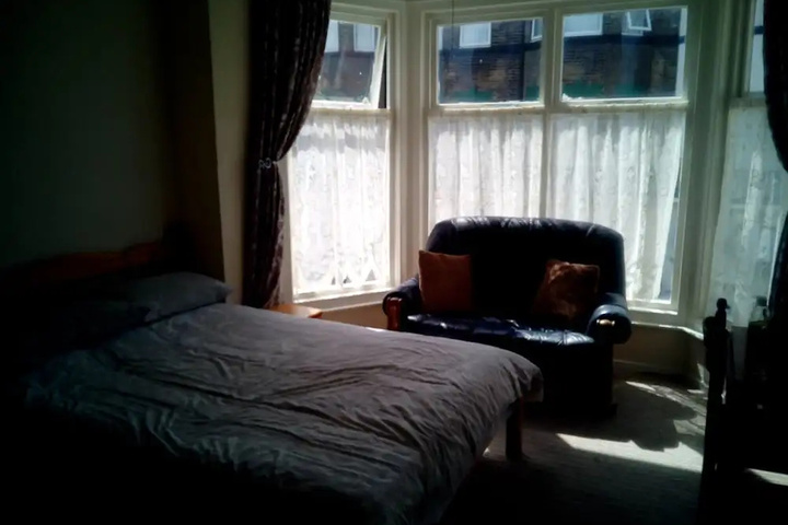 Room 2 of 9