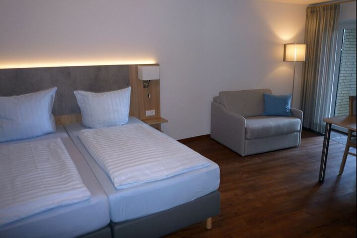 Room 12 of 28