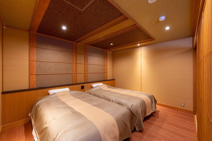 Room 28 of 55
