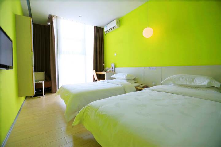 Room 9 of 56