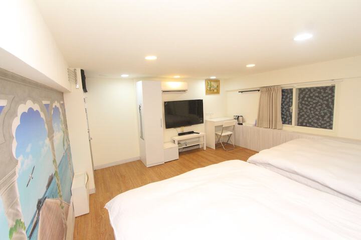 Room 50 of 246