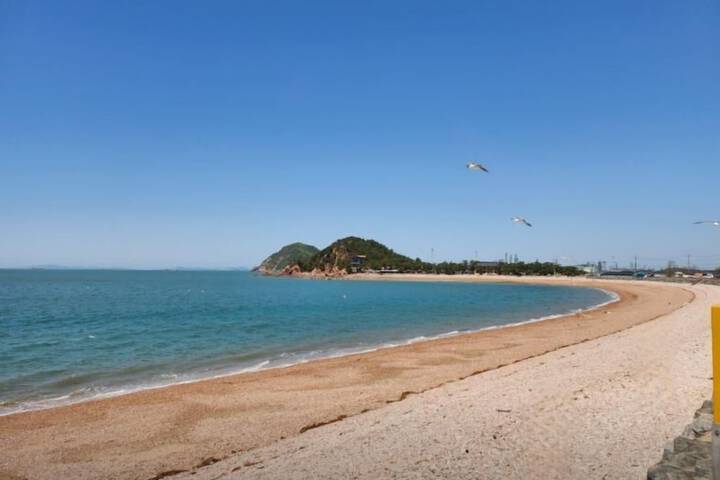 Beach 83 of 100