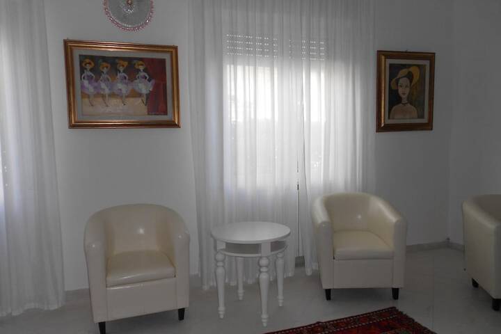 Room 11 of 36