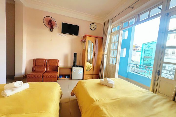 Room 14 of 34