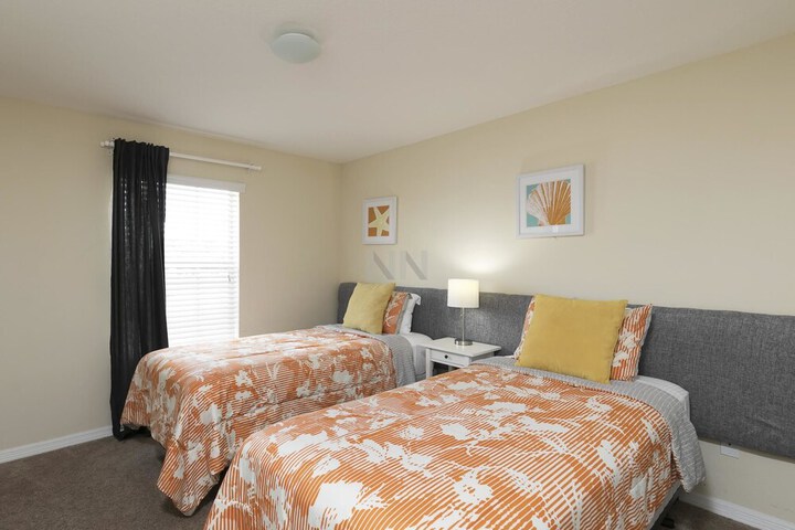 Room 4 of 22