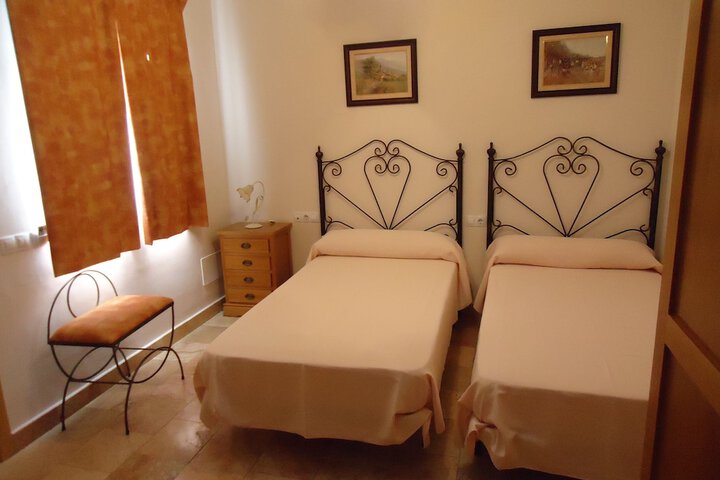 Room 10 of 36