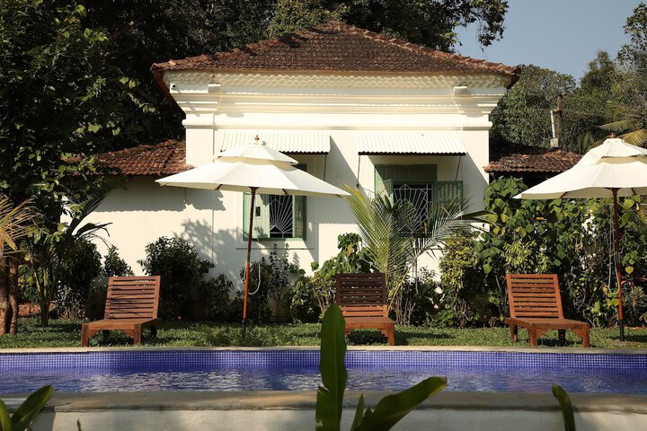 Hotel with Pool