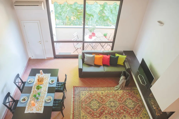 Room 2 of 2