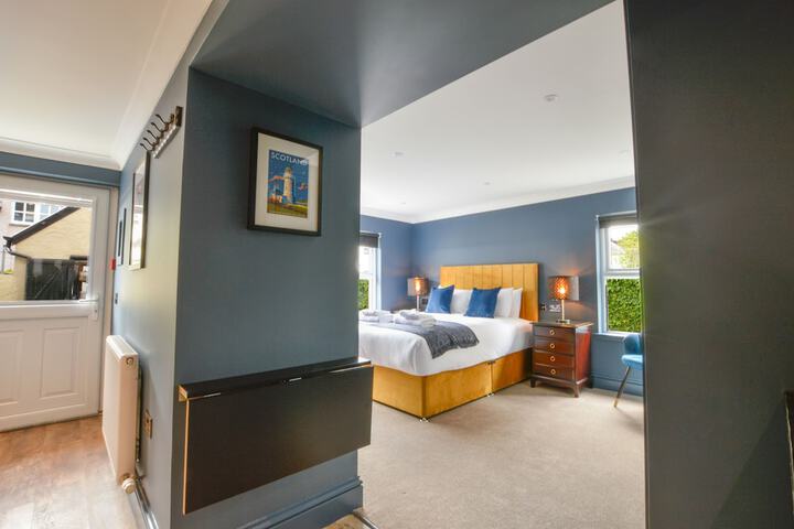 Room 22 of 40