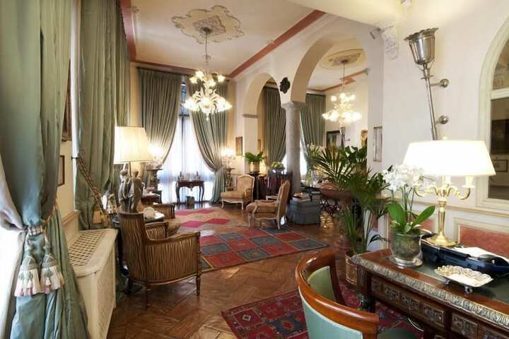 Entrance & Lobby