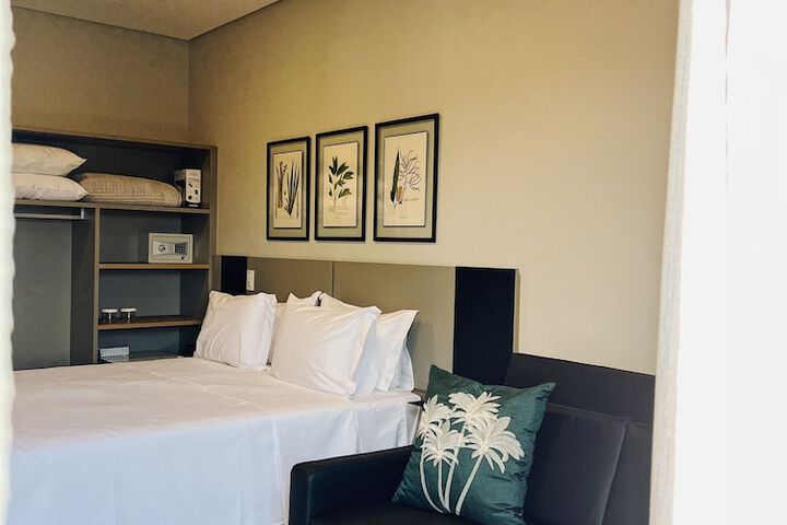 Room 11 of 26