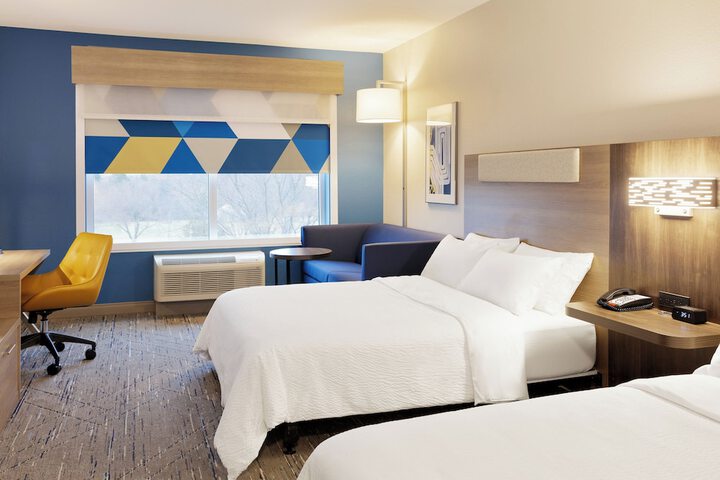 2 Queen Beds (2 of 14)