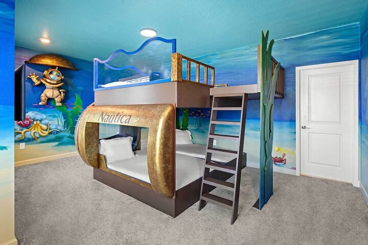 Room 36 of 102