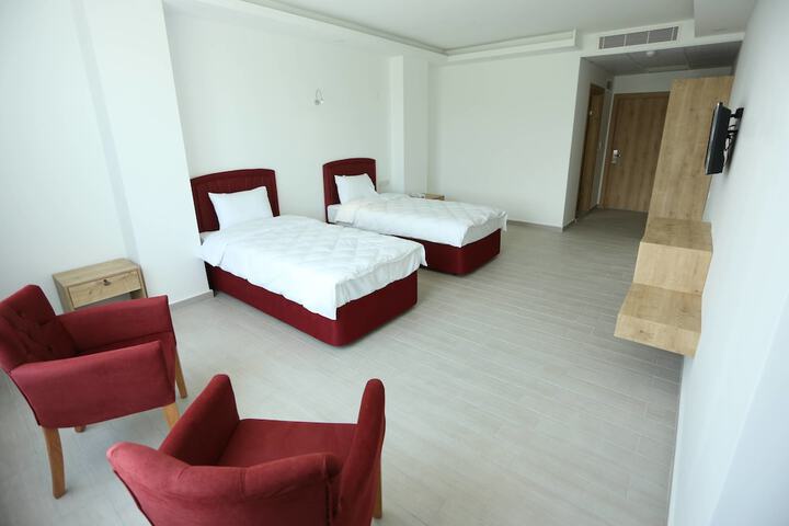 Room 13 of 21
