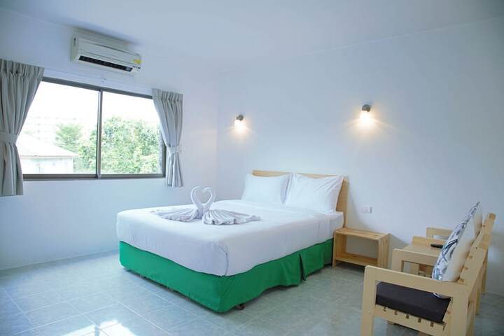 Room 25 of 42