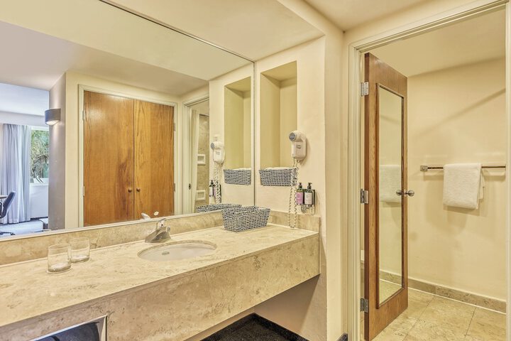 Room 20 of 77
