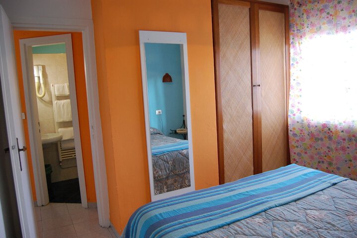 Room 3 of 42
