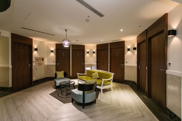 Room 12 of 67