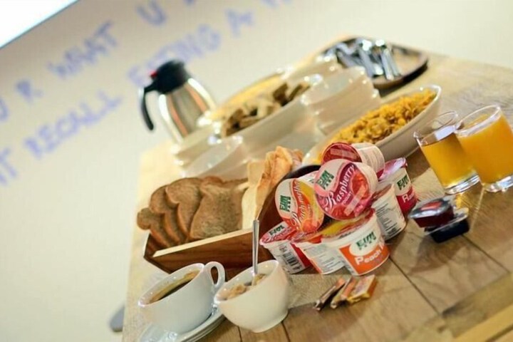 Breakfast/Coffee Service 31 of 45