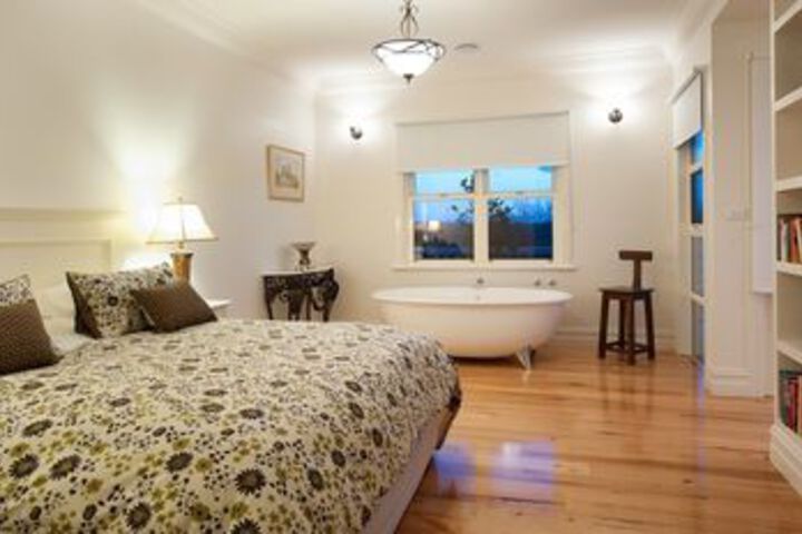 Room 10 of 20