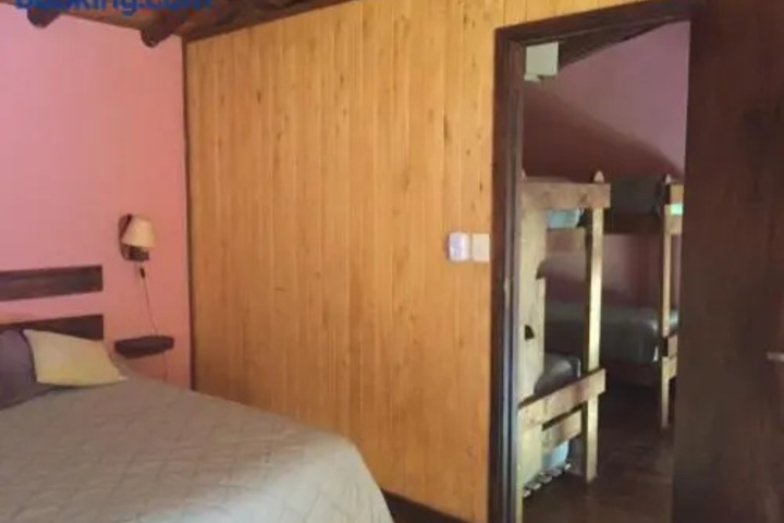Room 4 of 10