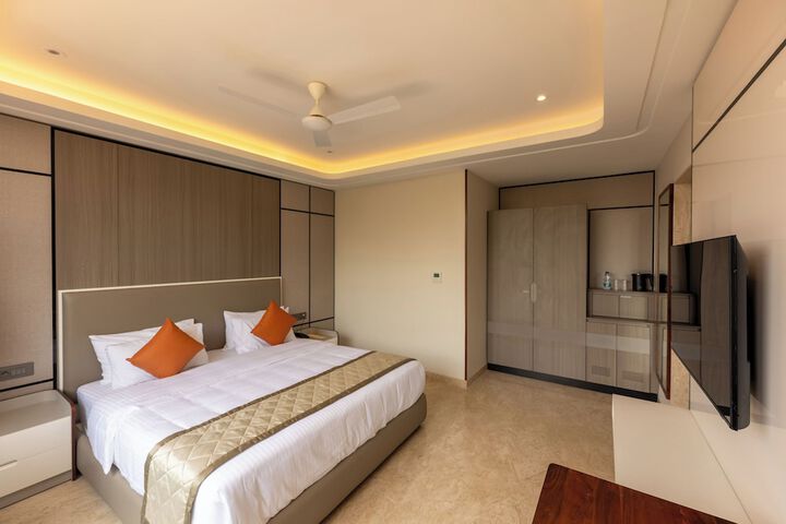 Room 26 of 34