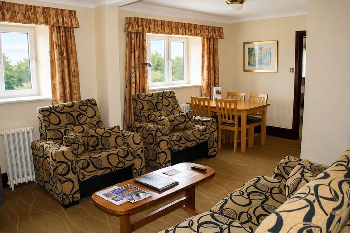Room 2 of 62