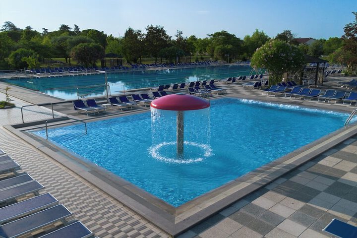 Pool 33 of 93