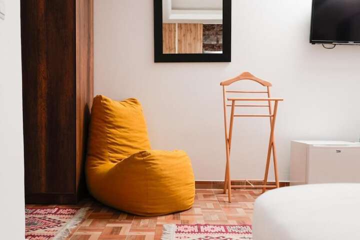 Room 14 of 32