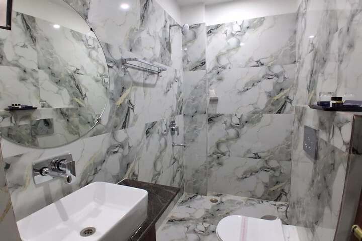Room 15 of 19