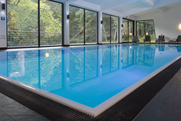 Hotel Pool