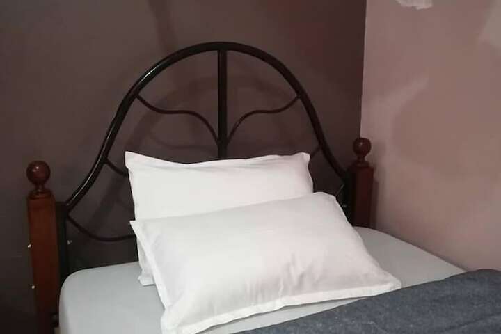 Room 5 of 16