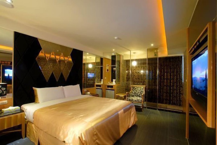 Room 15 of 107
