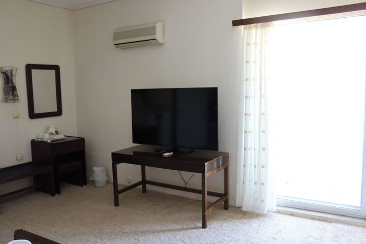 Room 99 of 261